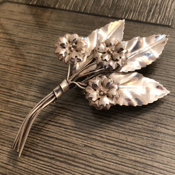 Vintage Sterling Silver Floral Bouquet Flower Pin - Picture 13 of 14